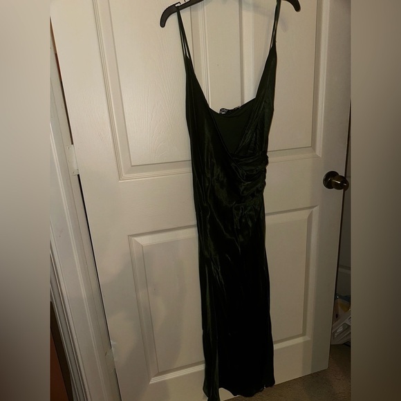 NWT Zara Elegant silky Green Dress L wedding guest formal bridesmaid event - Picture 3 of 11